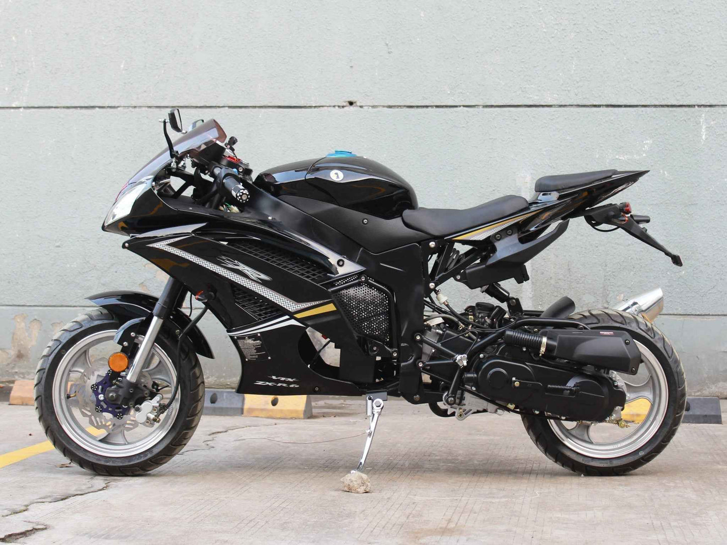 VENOM X18, 50cc MOTORCYCLE,AUTO TRANSMISSION,CAPACITY-250LBS,SPEED-40MPH,BLACK