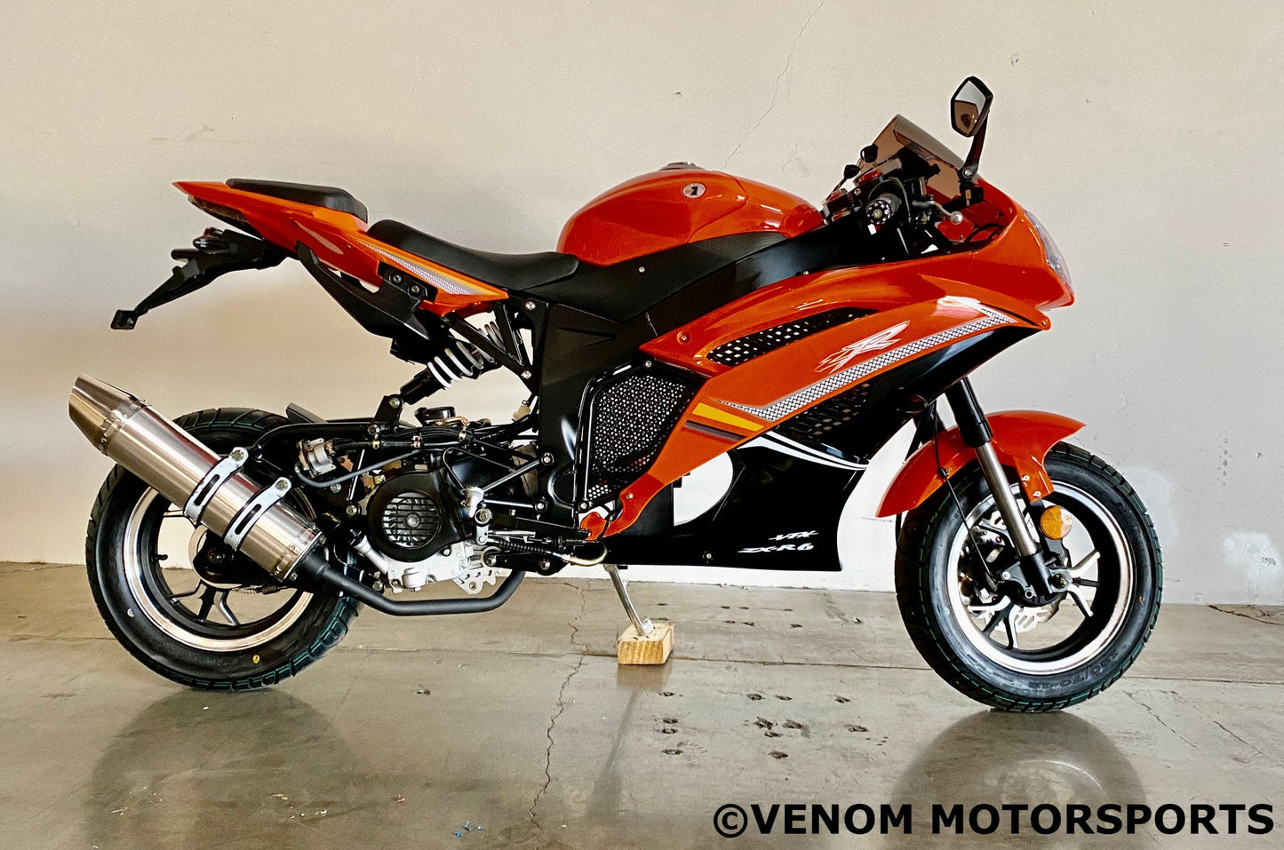 VENOM X18, 50cc MOTORCYCLE,AUTO TRANSMISSION,CAPACITY-250LBS,SPEED-40MPH,BLACK