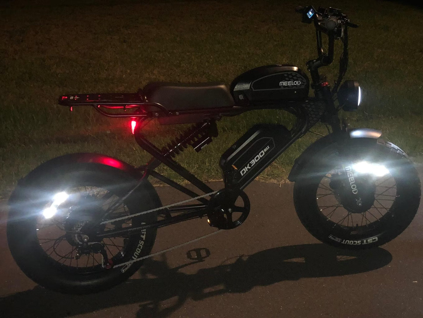 MEELOD DK300 MAX | Dual 1200W Motor, Dual Battery/Off Road Use Only Meelod