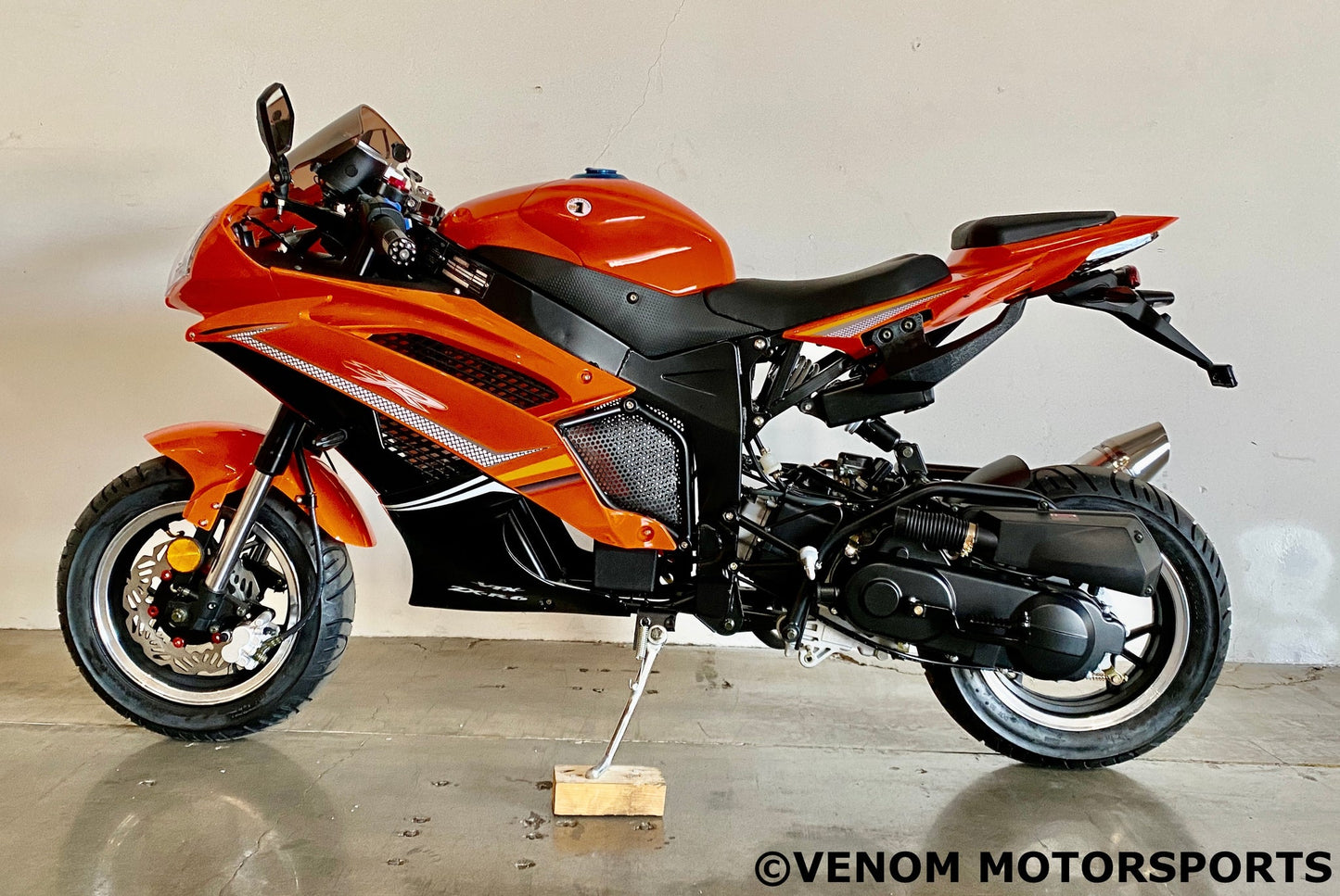 VENOM X18, 50cc MOTORCYCLE,AUTO TRANSMISSION,CAPACITY-250LBS,SPEED-40MPH,BLACK