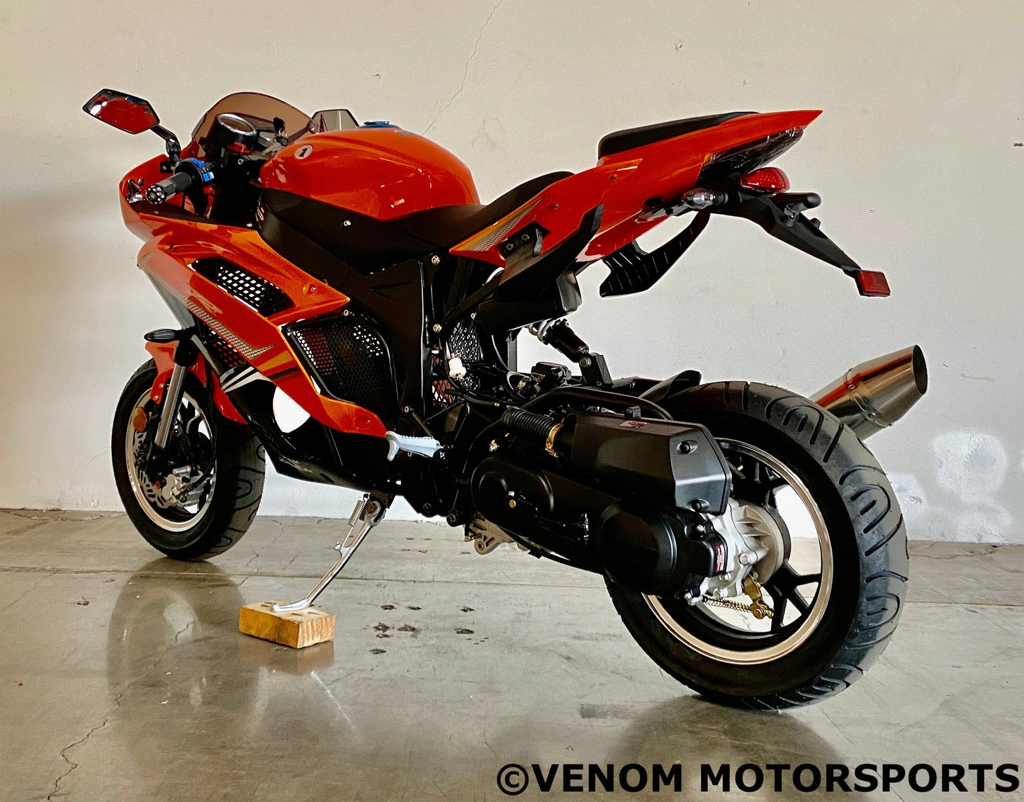 VENOM X18, 50cc MOTORCYCLE,AUTO TRANSMISSION,CAPACITY-250LBS,SPEED-40MPH,BLACK