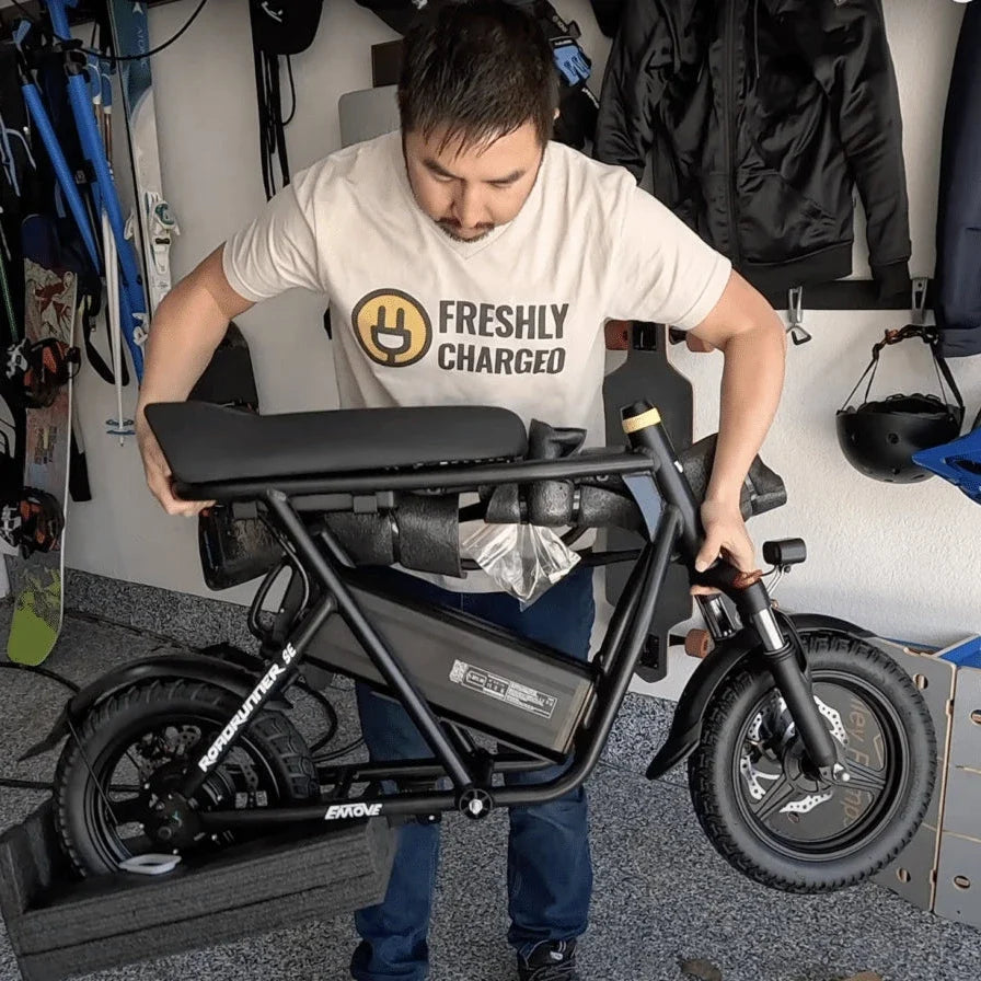 EMOVE RoadRunner SE Ultra Light-Weight Seated Electric Scooter Bike - Image 6