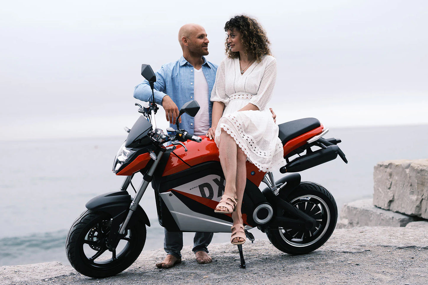 DX Electric Motorcycle Dual Removable Battery Motorcycle-Style eBike | Off Road Use Only
