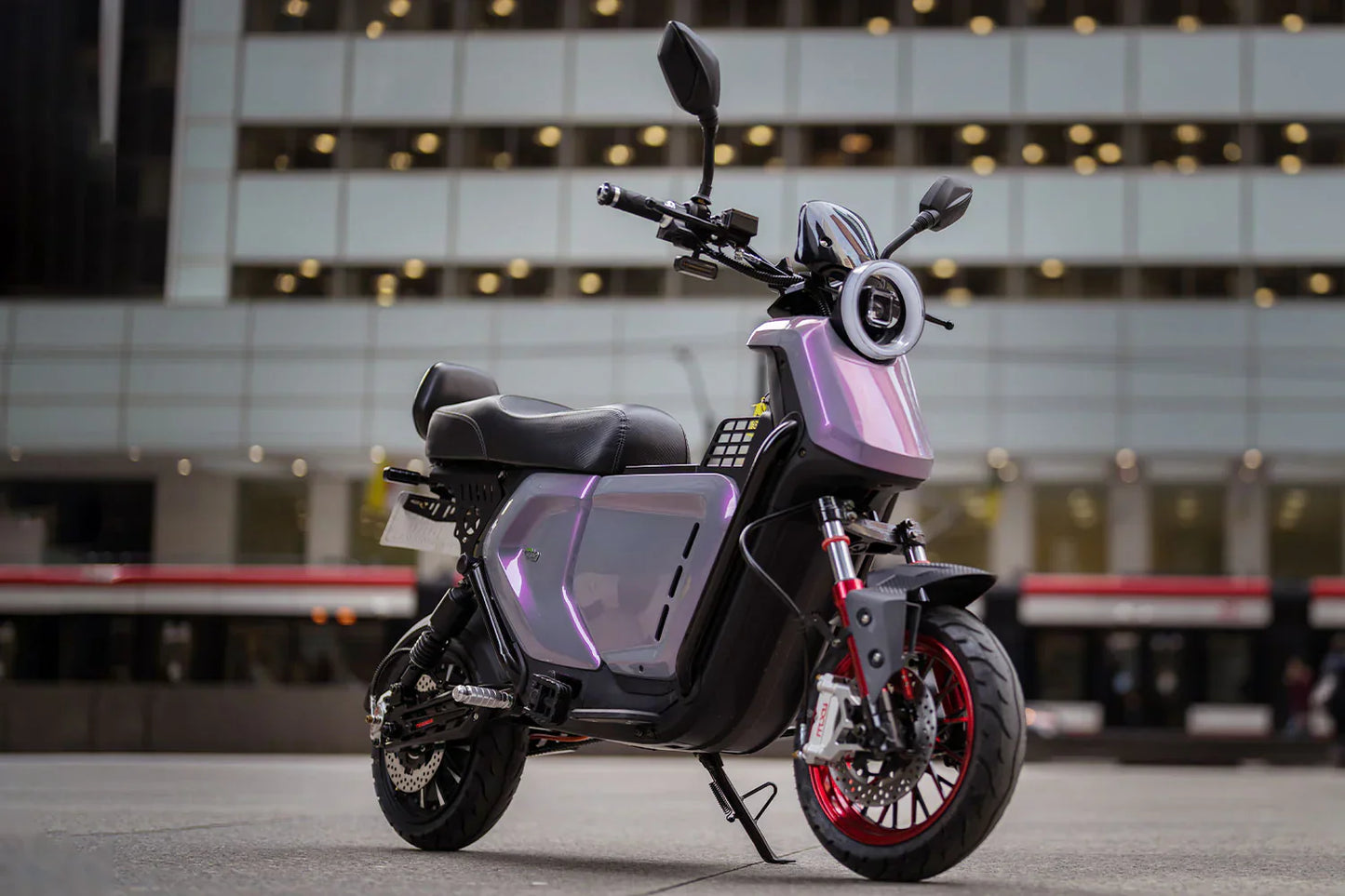 Maknak Electric Scooter Stylish & Customizable Performance Commuter Moped eBike