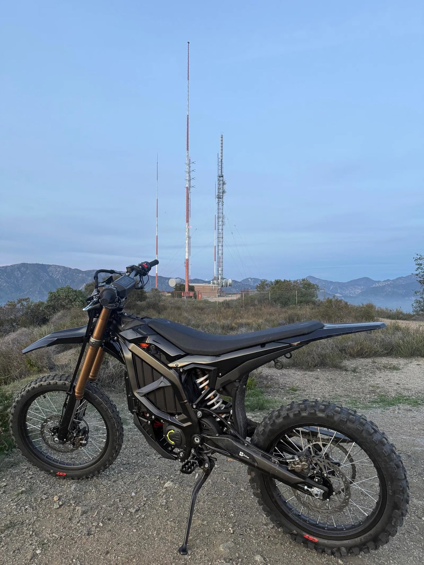 Surron Ultra Bee HP SW - 24.5kW Powerful Dirt EBike 74V 60Ah