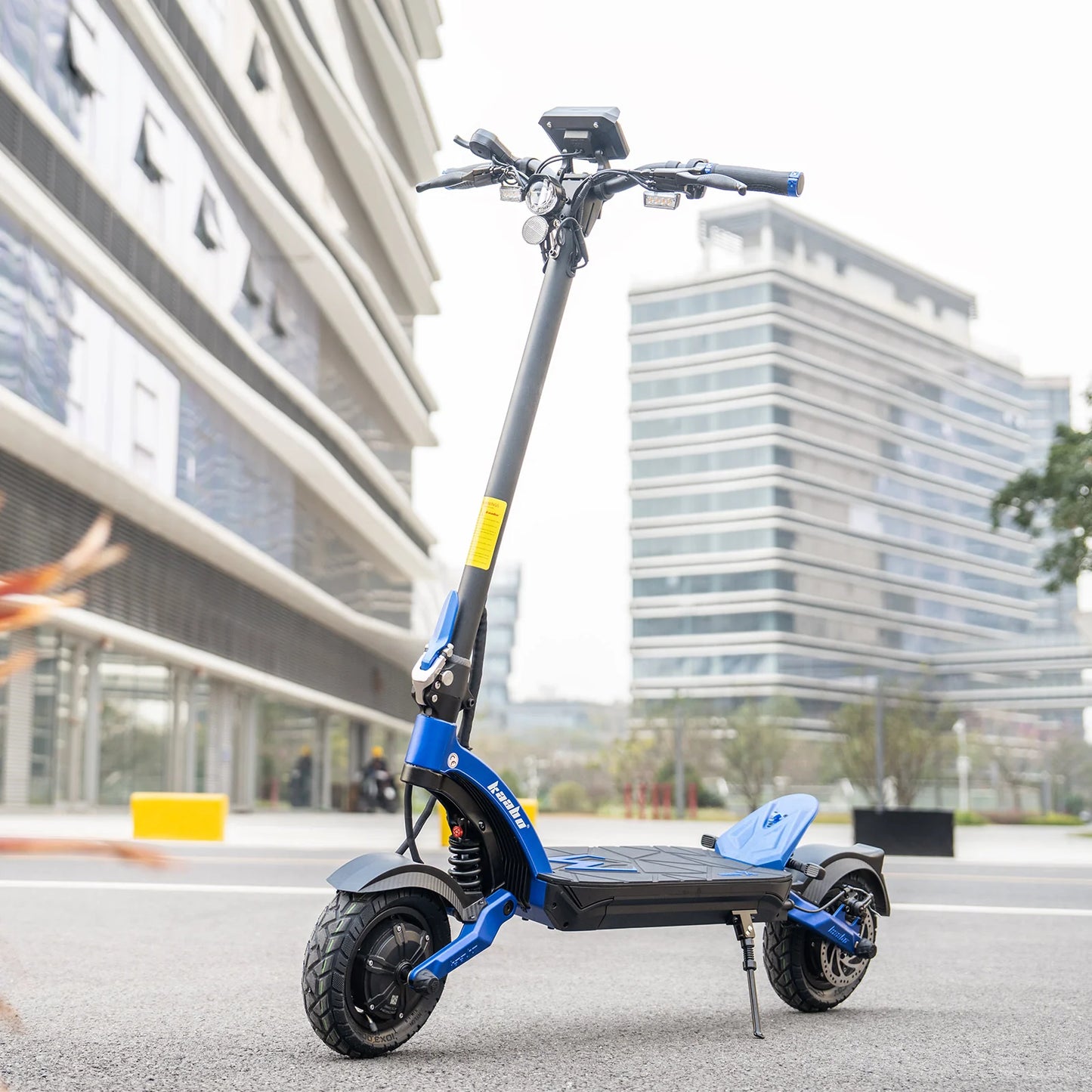 Kaabo Mantis X Plus Electric Scooter — 31 MPH, 46-Mile Range | Dual Motor | Kaabo USA